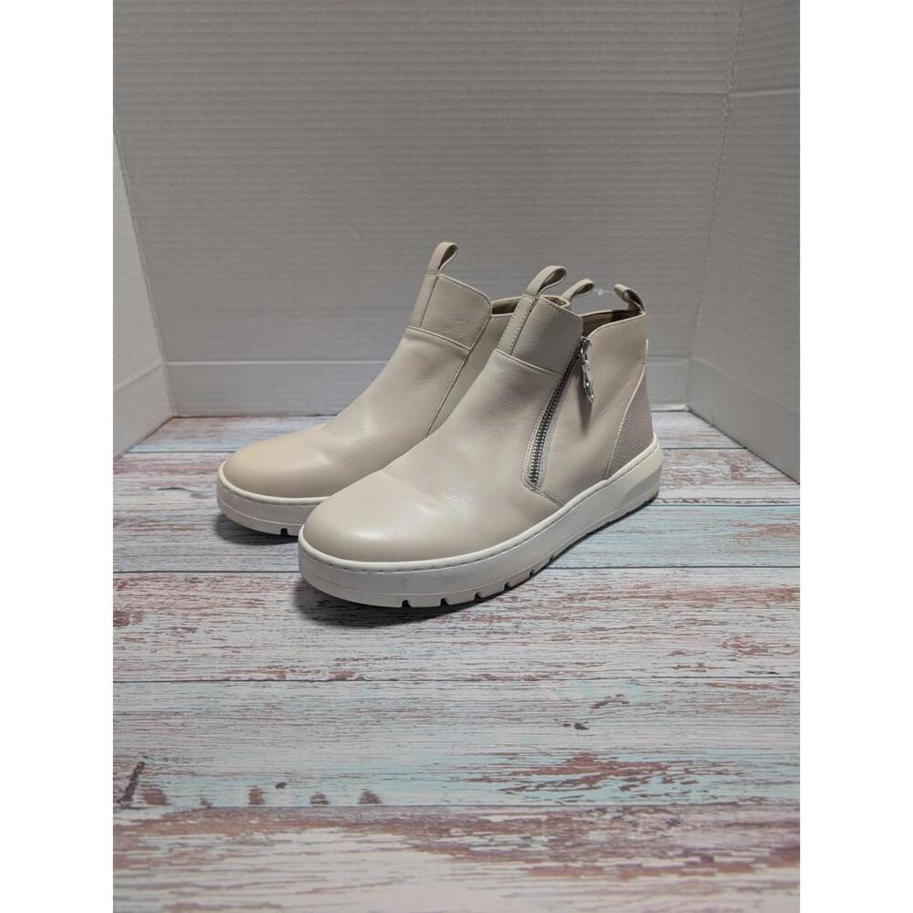 Vionic Cream Ankle Boots
